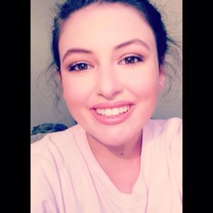 Meet your Posher, Caitlyn